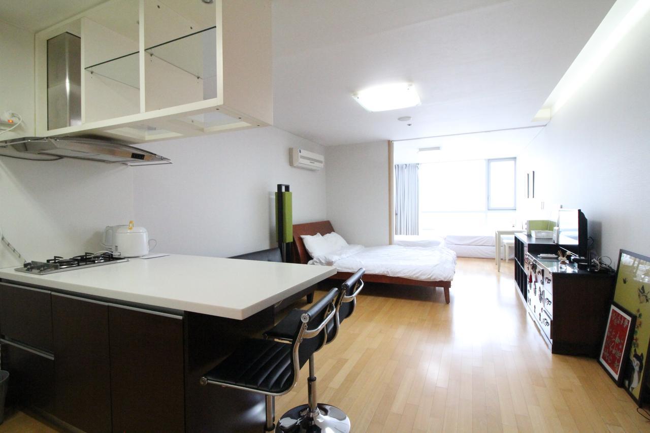 Gangnam Galaxy Lux Apt Gwacheon Exteriér fotografie